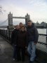 Rodzice i my pod Tower Bridge (grudzien 2007)